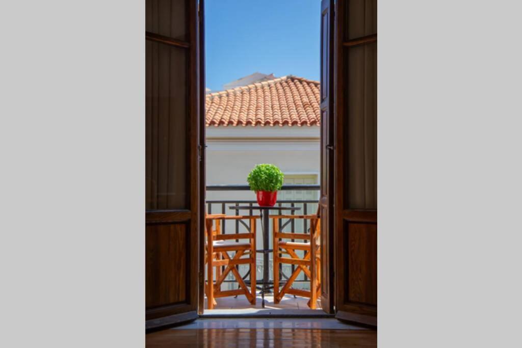 Seaview Stylish Flat In Andros - Walk To Beach Zewnętrze zdjęcie